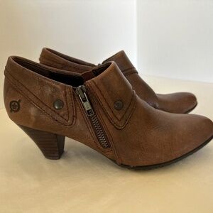 Bôrn, Womens Saddle Brown side-zip heeled Booties - 7M